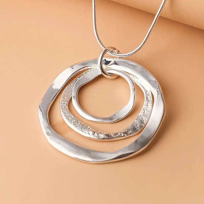 Fashion Silver 20" Chain Necklace with 3 Ring Circular Pendant