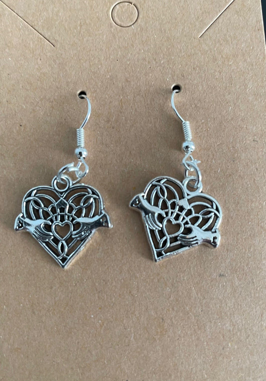 Fashion Antique Silver Celtic Claddagh Heart Dangle /Drop Earrings Sterling Hooks