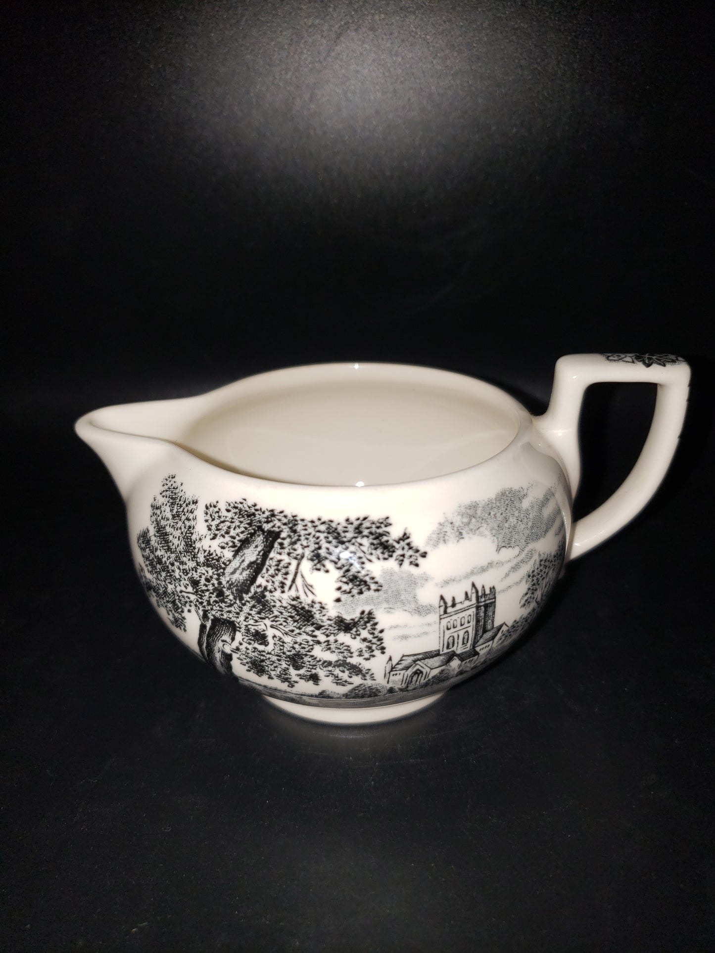 Wedgewood Romantic England Creamer Wimborne Church Black